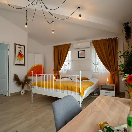 בוקרשט Cozy & Comfortable Apartment, Cismigiu Park - Pop7 מראה חיצוני תמונה